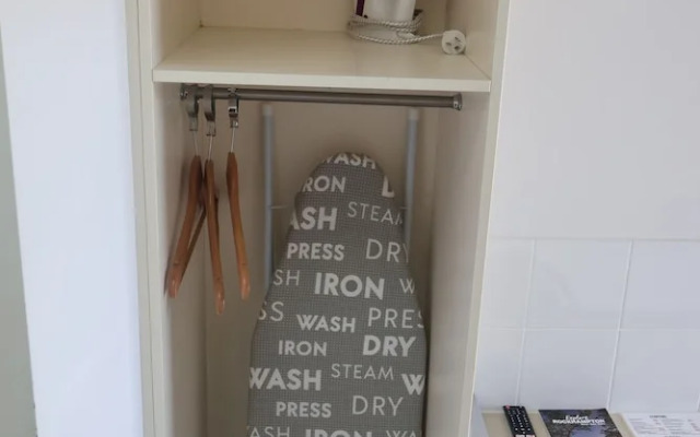 Park Avenue Hotel Motel