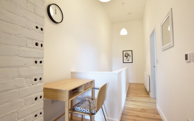 Modern Apartment In The Centre of Teignmouth