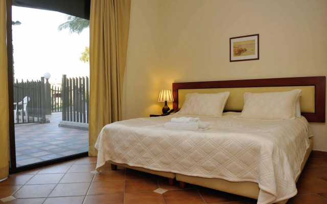 Casa Verde Suites