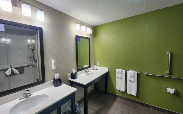 Sleep Inn & Suites