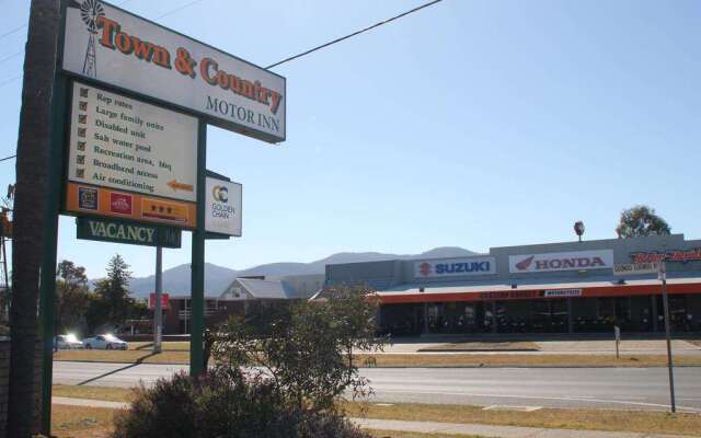 Town & Country Motor Inn