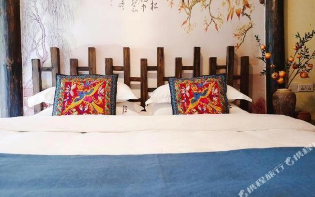 Yundu Riverview Inn