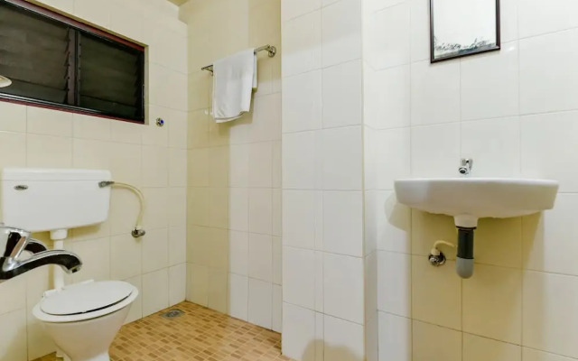 Oyo 23115 Hotel Saravana