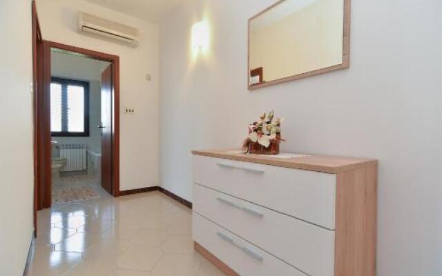 Apartment Gracijela 827