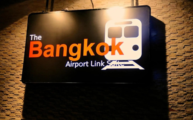 Collection O The Bangkok Airport Link Suite