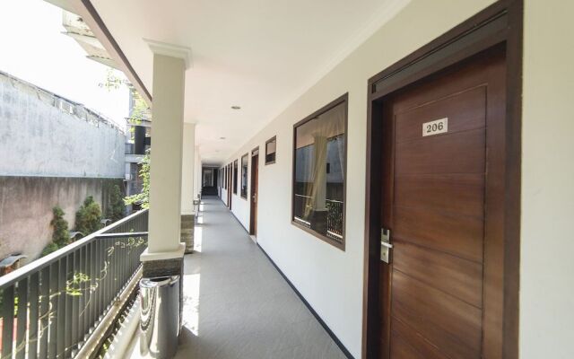 Airy Lowokwaru Candi Trowulan 12 Malang