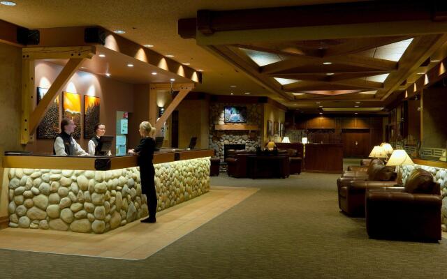 The Elk & Avenue Hotel