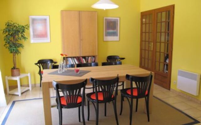 LOriÂ©e du Bois (HUT100)