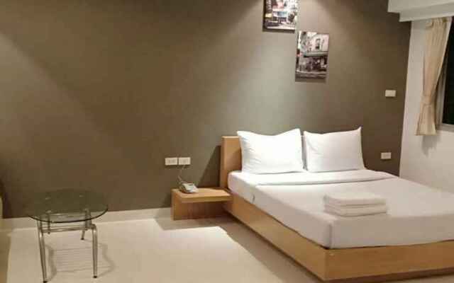 Sena House Paholyothin 30