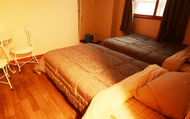 Kimchee Busan Station Guesthouse - Hostel