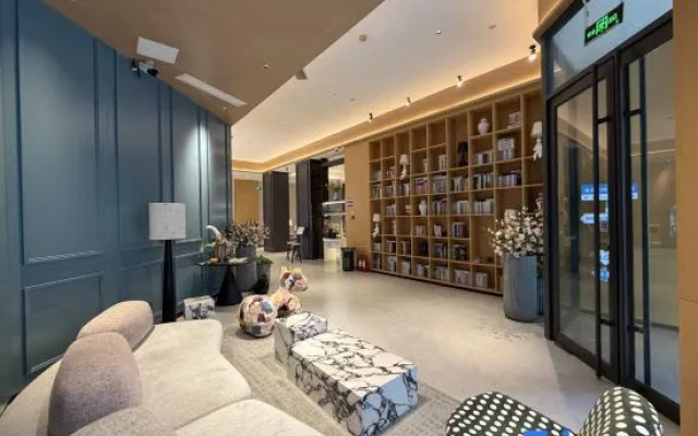 Holiday Inn Express (Zhengzhou Erqi Wanda Road Lijiang Road Metro Station Branch) – Hotel Rooms – Zhengzhou