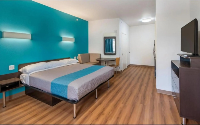 Motel 6 Channelview, TX