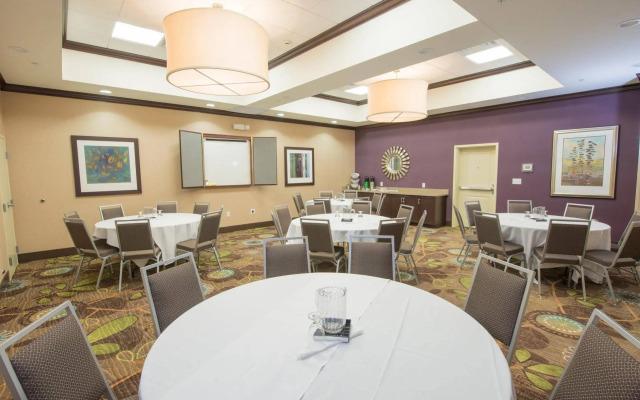 Holiday Inn Bismarck by IHG
