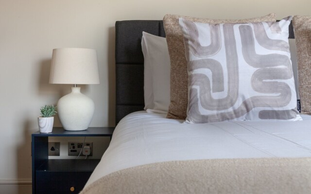 5 Bed Apartment in Clapham