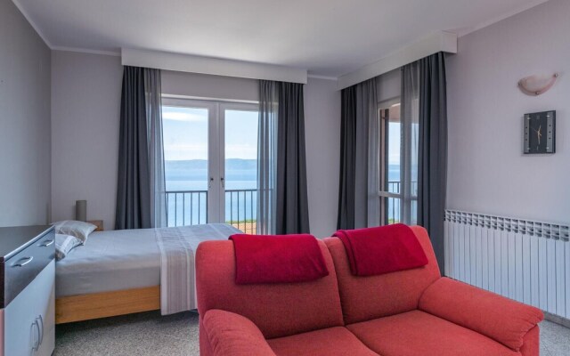 Beautiful Home in Ravni With Wifi and 3 Bedrooms