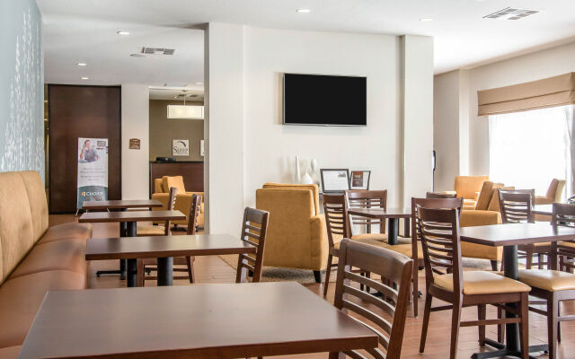 Sleep Inn & Suites