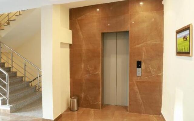 Comfort Hotel by OYO Rooms