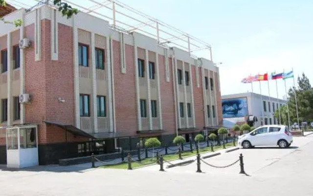 Отель Zargaron Plaza