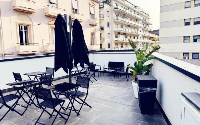 8room Hotel