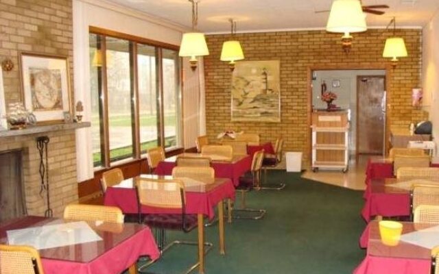 The Mariner Motor Hotel