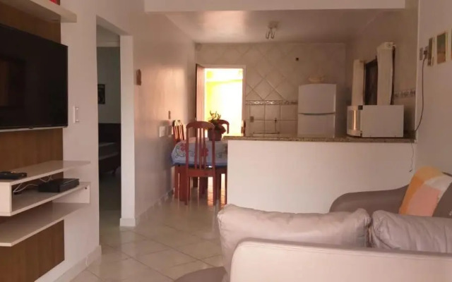 Casa 02 dorm na Rua Salmao