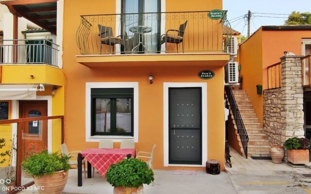 Old Harbour Apartments by CorfuEscapes