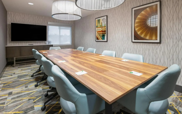 Holiday Inn Hotel and Suites Richmond West End by IHG