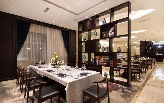 Yiwu Zhonglian Kaixin Hotel