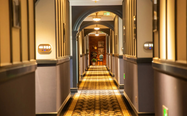 Yiting Zhenshe Hotel (Beijing Qianmen Pedestrian Street)