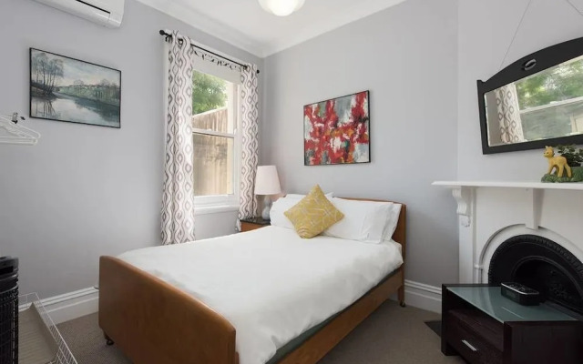 ED24 Renovated Terrace House Moments to Train