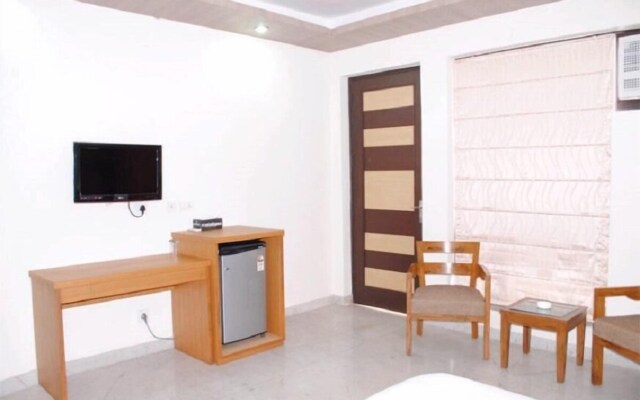 FabHotel Anand Villa