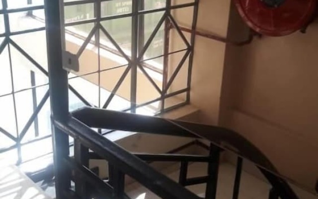 Royal Palm Hotel And Suites