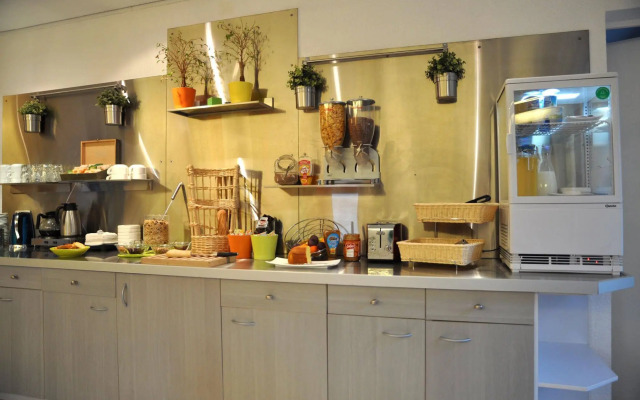 Brit Hotel Caen Mondeville