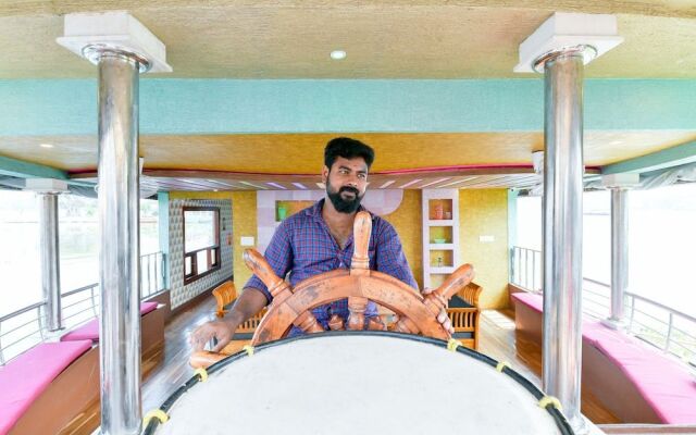 OYO 22272 Houseboat Anugraha 8 Bhk
