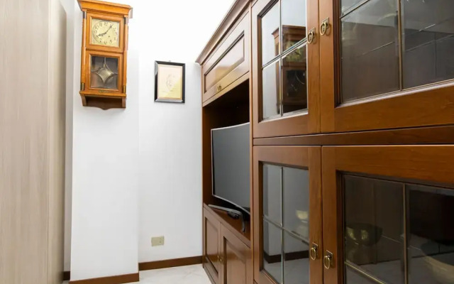 Pisani 4 in Monza With 1 Bathrooms