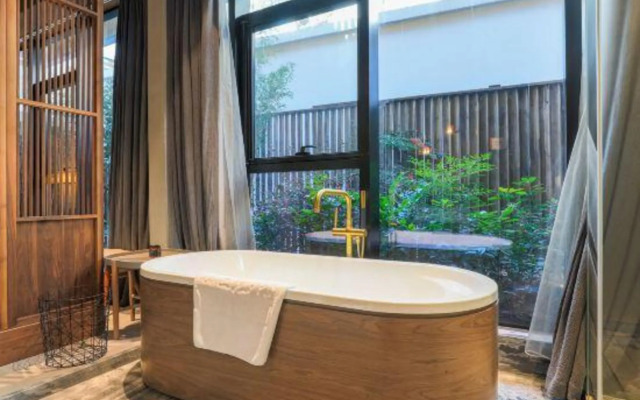 Yu Hotel