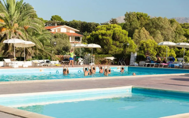 Perla del Golfo Resort