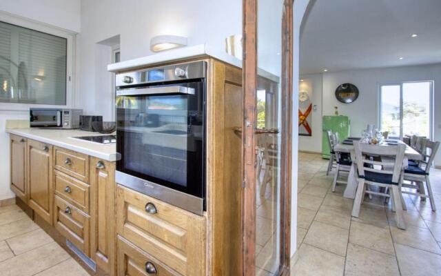 Galant Appartement en bord de mer avec terrasse