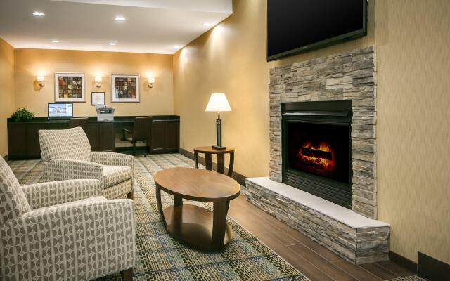 Holiday Inn Express Hotel & Suites Clinton by IHG