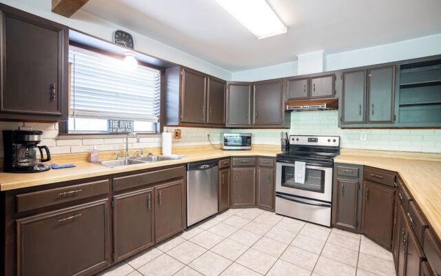 Hondo's River Haus - 4 Br Home