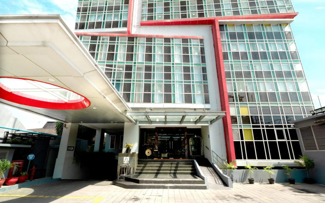Atrium Premiere Hotel