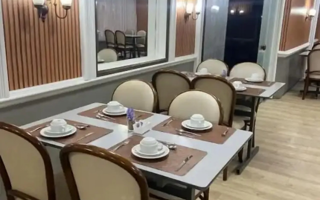 Fast 10 City Hotel