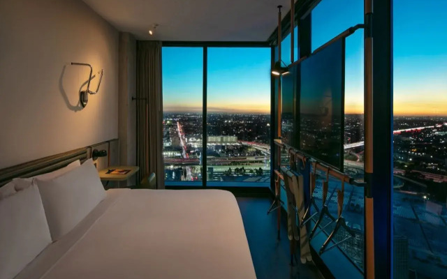 Moxy Downtown Los Angeles