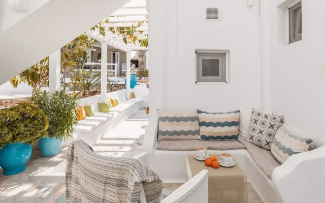 Dibellee Mykonos Studios