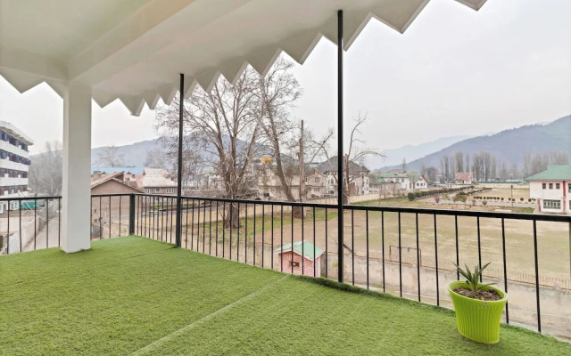 Treebo Vitasta Villa
