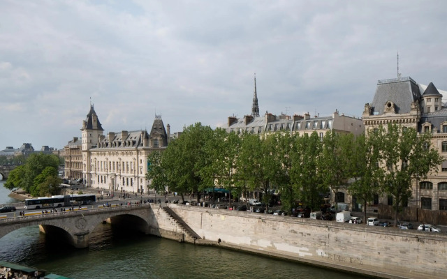 Hotel Les Rives De Notre Dame