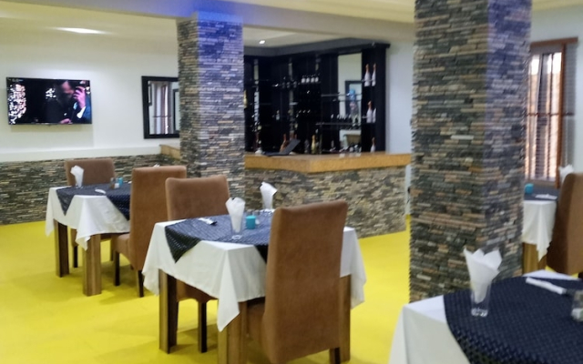 Zoe's International Hotel