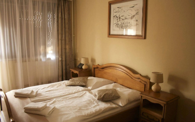 Hotel Satelit
