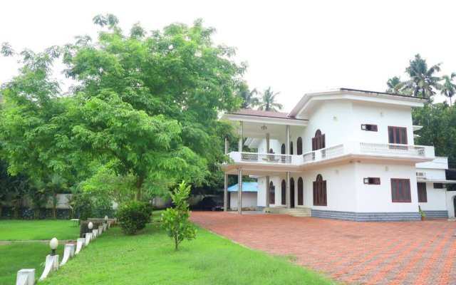 Oikos Periyar White House