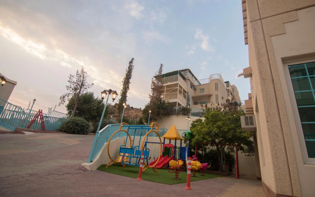 Seven Garden Alhada Suites